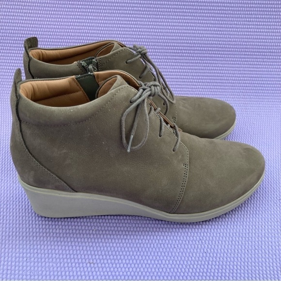 Clarks Unstructured Eva Ladies Nubuck Boots Wedge Lace Up Women's Size 11 - Picture 1 of 11